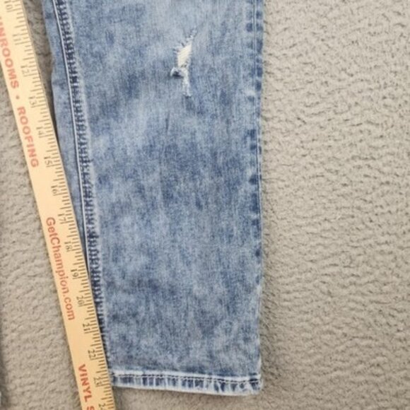 Silver Jeans Co Elyse Capri Jeans Womens 31 Light Wash Distressed Denim Stretch - Picture 3 of 9